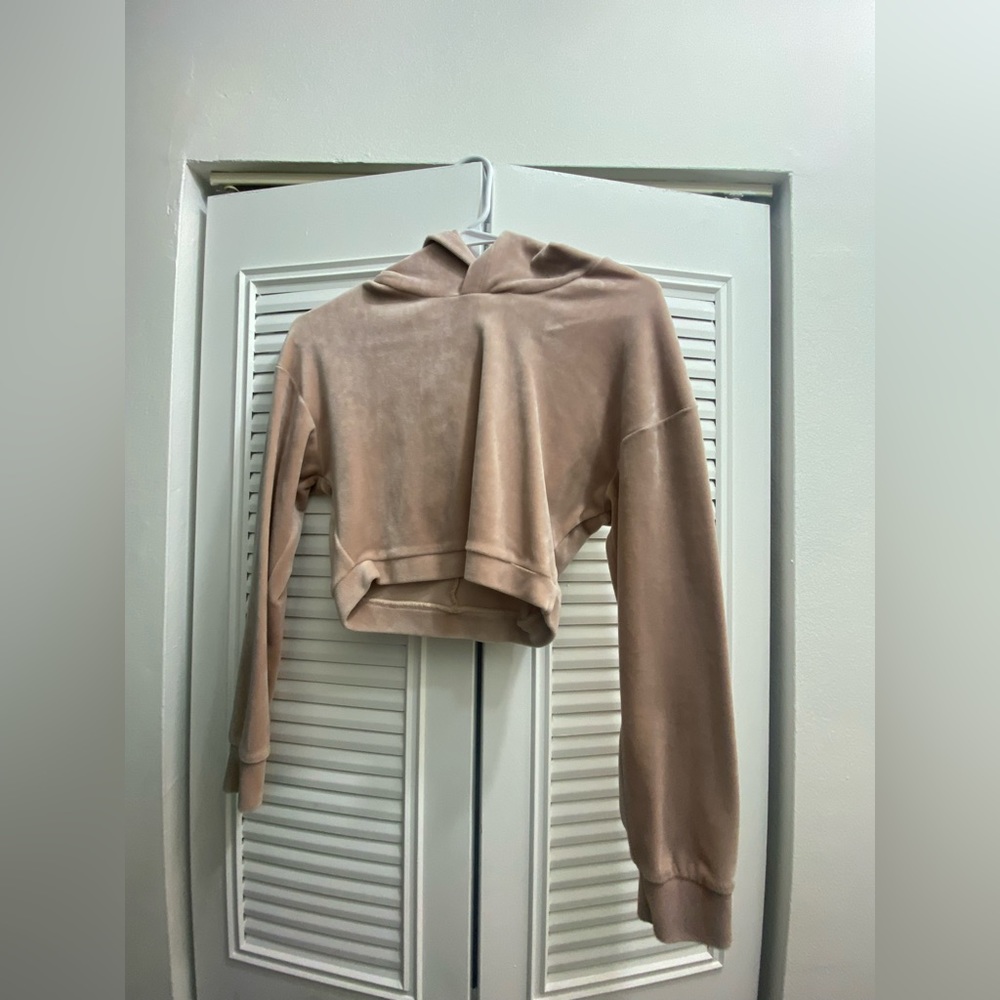 Cropped velvet hoodie